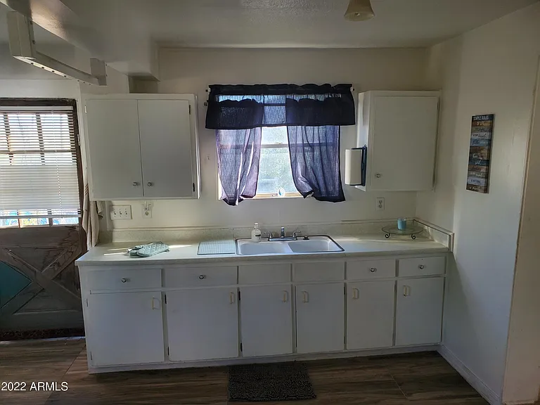 576 N Garfield Rd — Photo 7