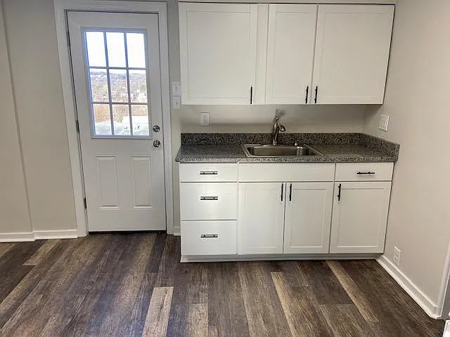 1710 Hughes St #1 — Photo 6