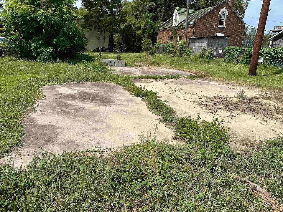 2nd image of 339 N 3rd St