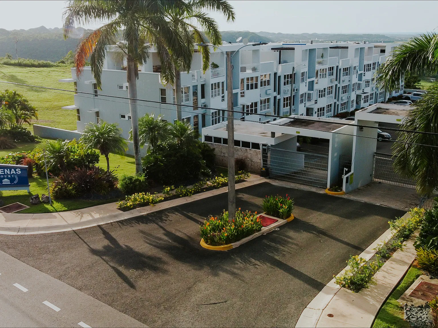 3 bed, 1274 sqft, $2,500 — Photo 1