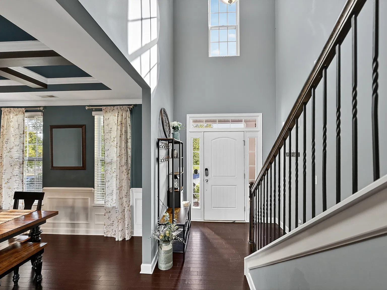 5 bed, 2633 sqft, $3,200 — Photo 4