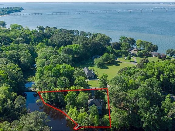 2nd image of 108 Spindrift Rd