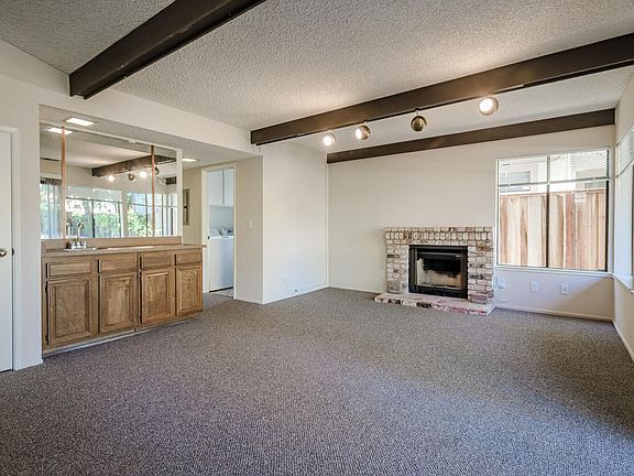 3rd image of 609 Somerset Ln