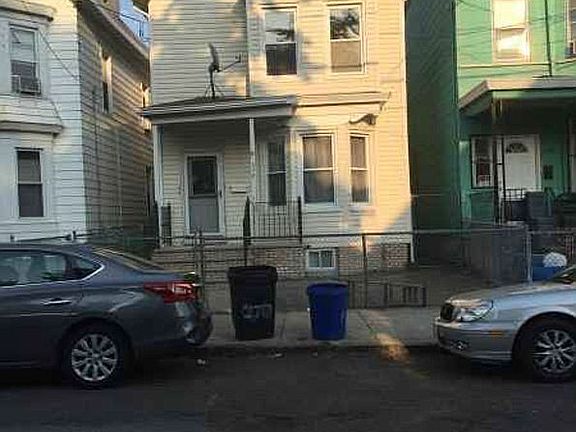 2nd image of 378 Lincoln Ave