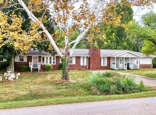 70 Snowmill Rd, Woodruff, SC 29388