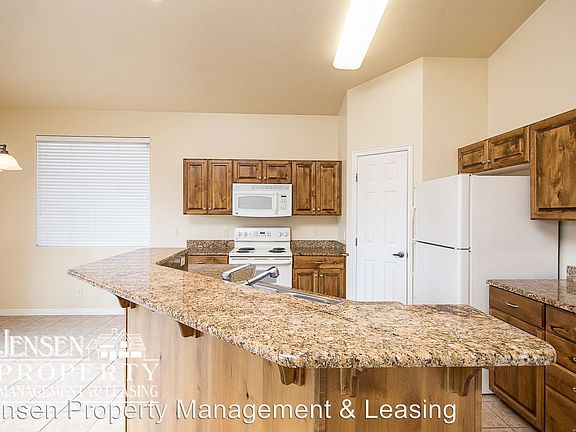 5th image of 1011 N Sundown Dr #26