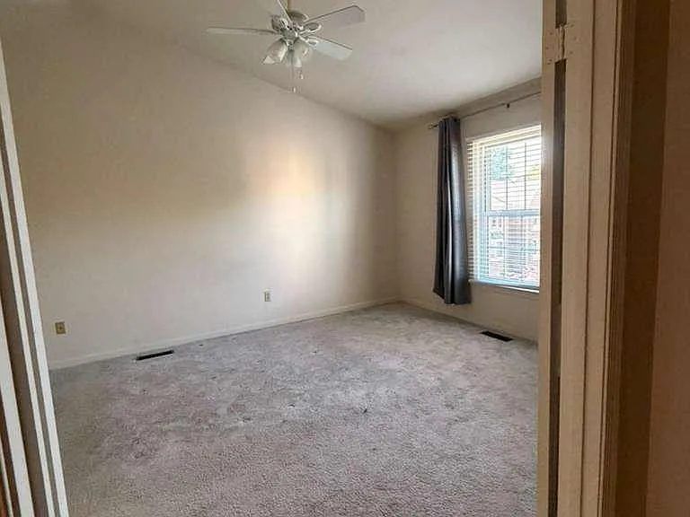 5976 Norham Dr — Photo 14