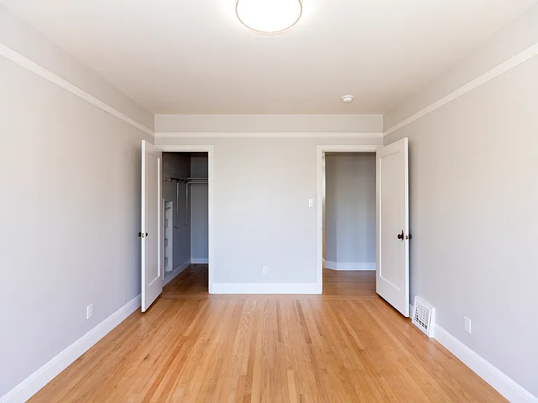 877 44th Ave — Photo 34