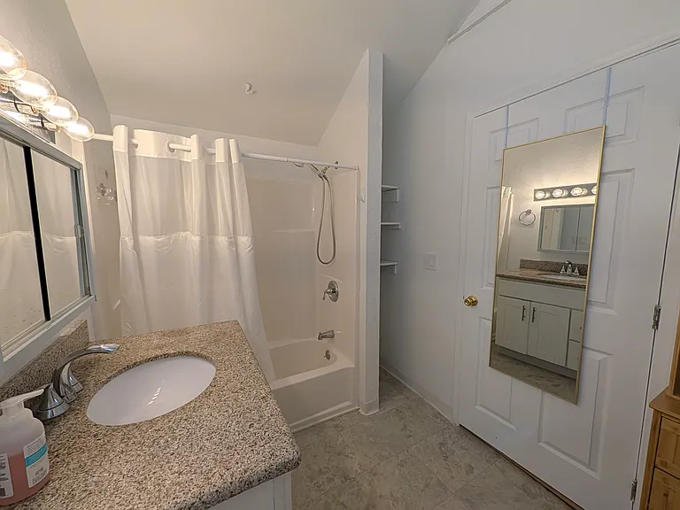 16403 Kennedy Rd — Photo 11