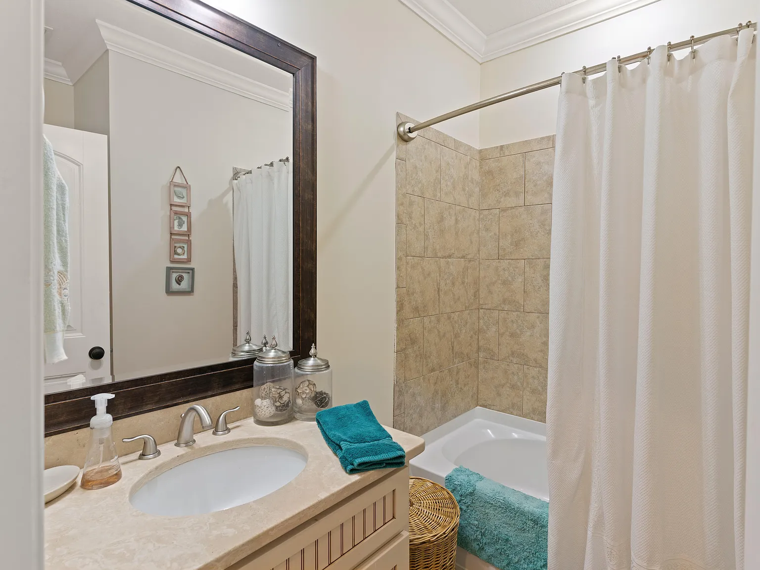 3 bed, 1772 sqft, $3,500 — Photo 3