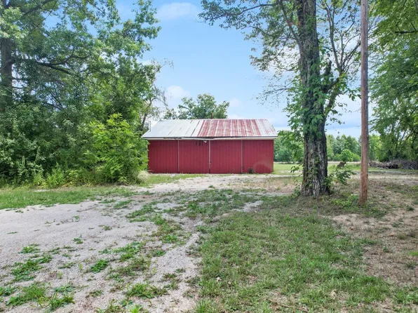 2730 Moore Rd, Bethel, OH 45106