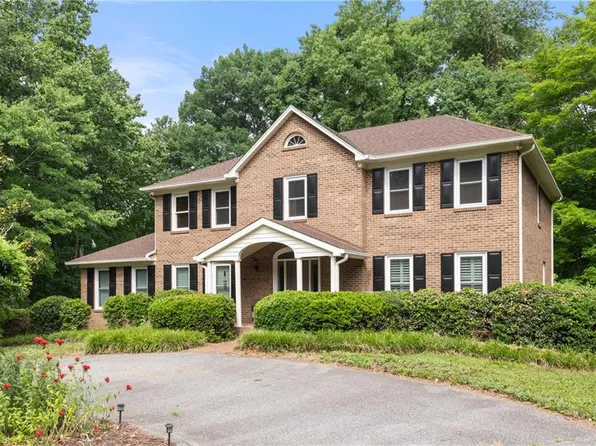 4820 Bent Ridge Ln, Clemmons, NC 27012