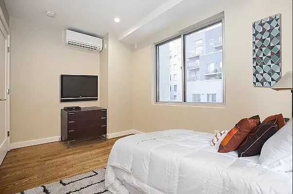 Rented by REAL New York | media 24