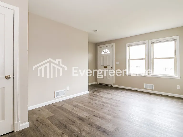 3646 Lyndale Ave — Photo 3