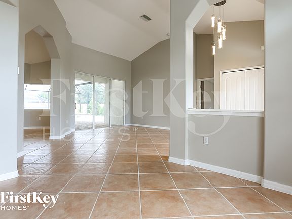 3rd image of 7224 Sussex Ln