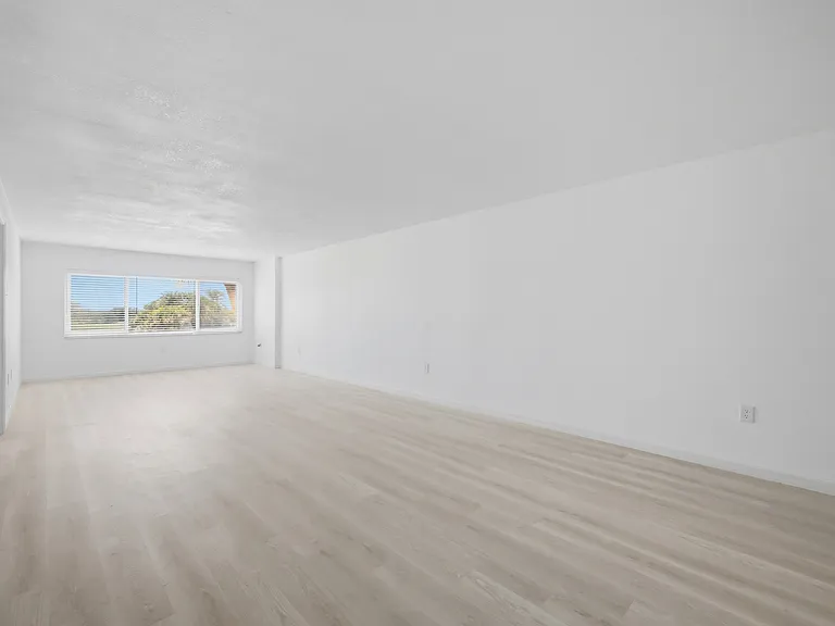 8950 Park Blvd #304 — Photo 4