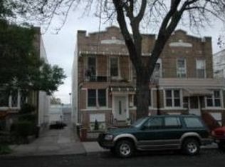 7 Chester Dr, Great Neck, NY 11021