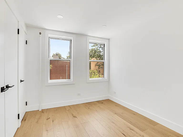 1 Webster Pl #3 — Photo 8
