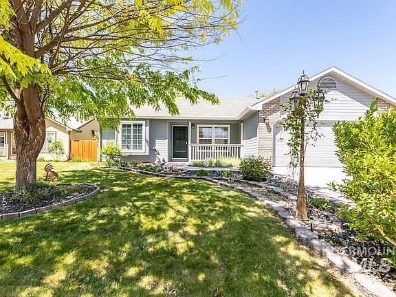 4th image of 16883 N Waterford Way