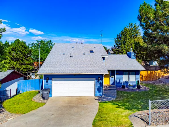 816 Mayhew St, Sunnyside, WA 98944