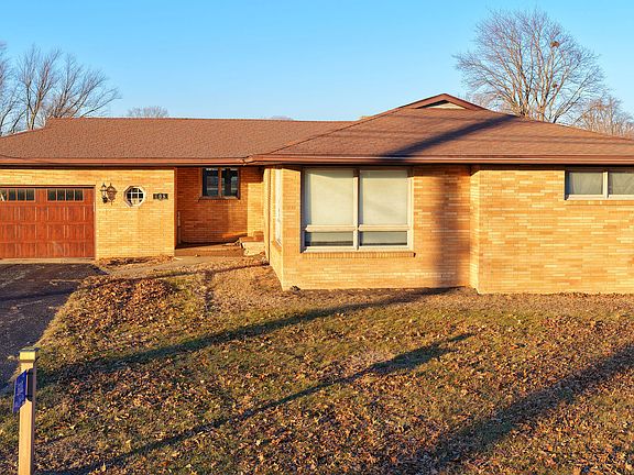 3rd image of 608 Pine Tree Rd