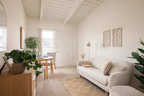 Desert Spa Apartments Photo 1