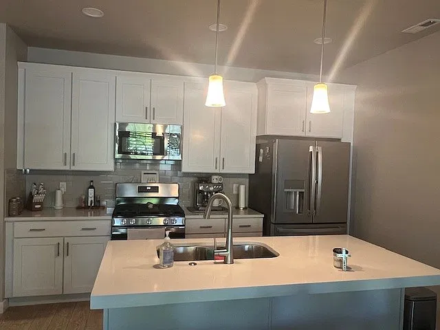 3 bed, 2.5 bath, 1885 sqft, $2,650 — Photo 4