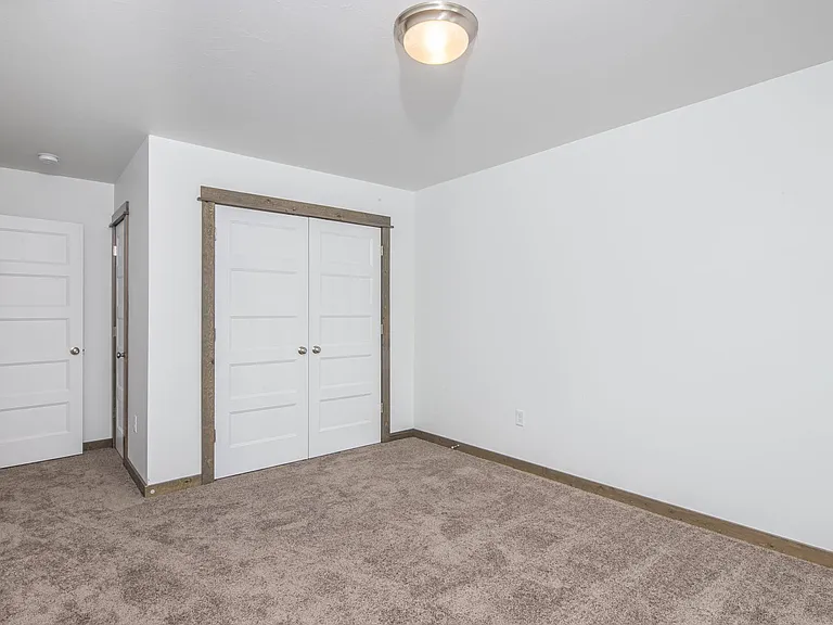 1911 Golden West Dr — Photo 8