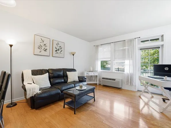 4 Constellation Place image 5 of 43