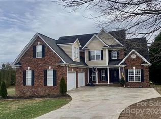 184 Eaglecrest Dr, Matthews, NC 28104