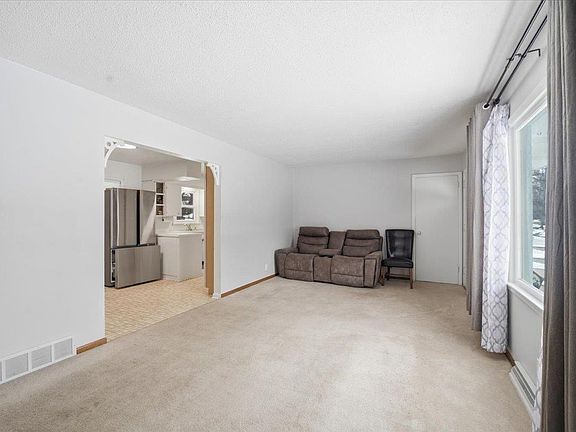 4th image of 1604 S Forest Rd