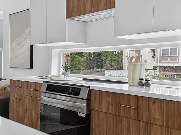 4th image of 148 Jaques St #148