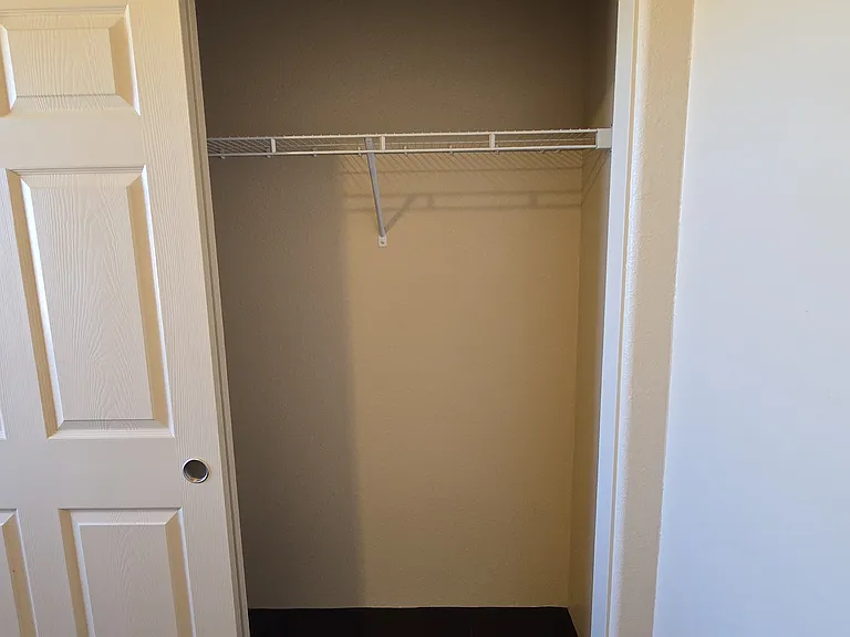 2nd guest bedroom on second floor