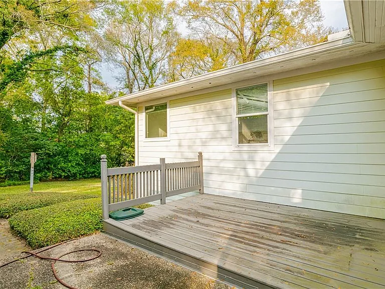 324 Dalewood Dr — Photo 36