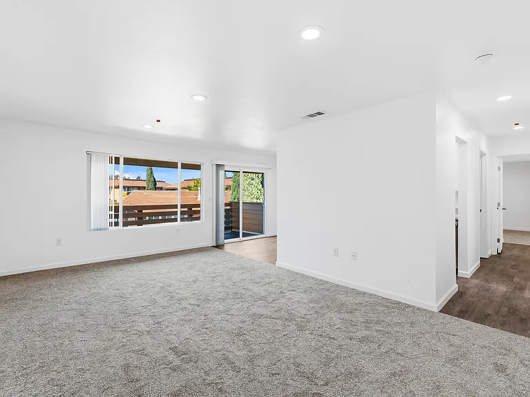 Oakbrook Apartments — Photo 46