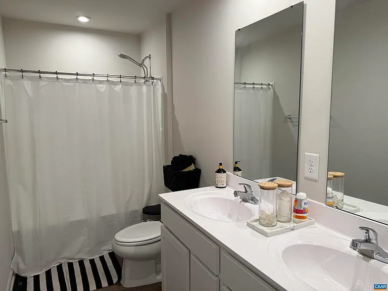 109 Walsh Ln — Photo 18