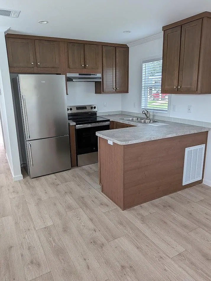 1 bed, 1.0 bath, $1,124 — Photo 2