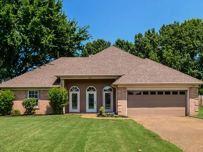 10102 Fox Hunt Dr — Photo 1