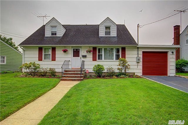 1st image of 314 W Nicholai St