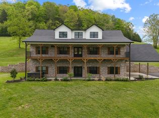 3945 Hartsville Rd, Lafayette, TN 37083