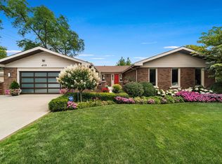 405 Greenwood Rd, Glenview, IL 60025