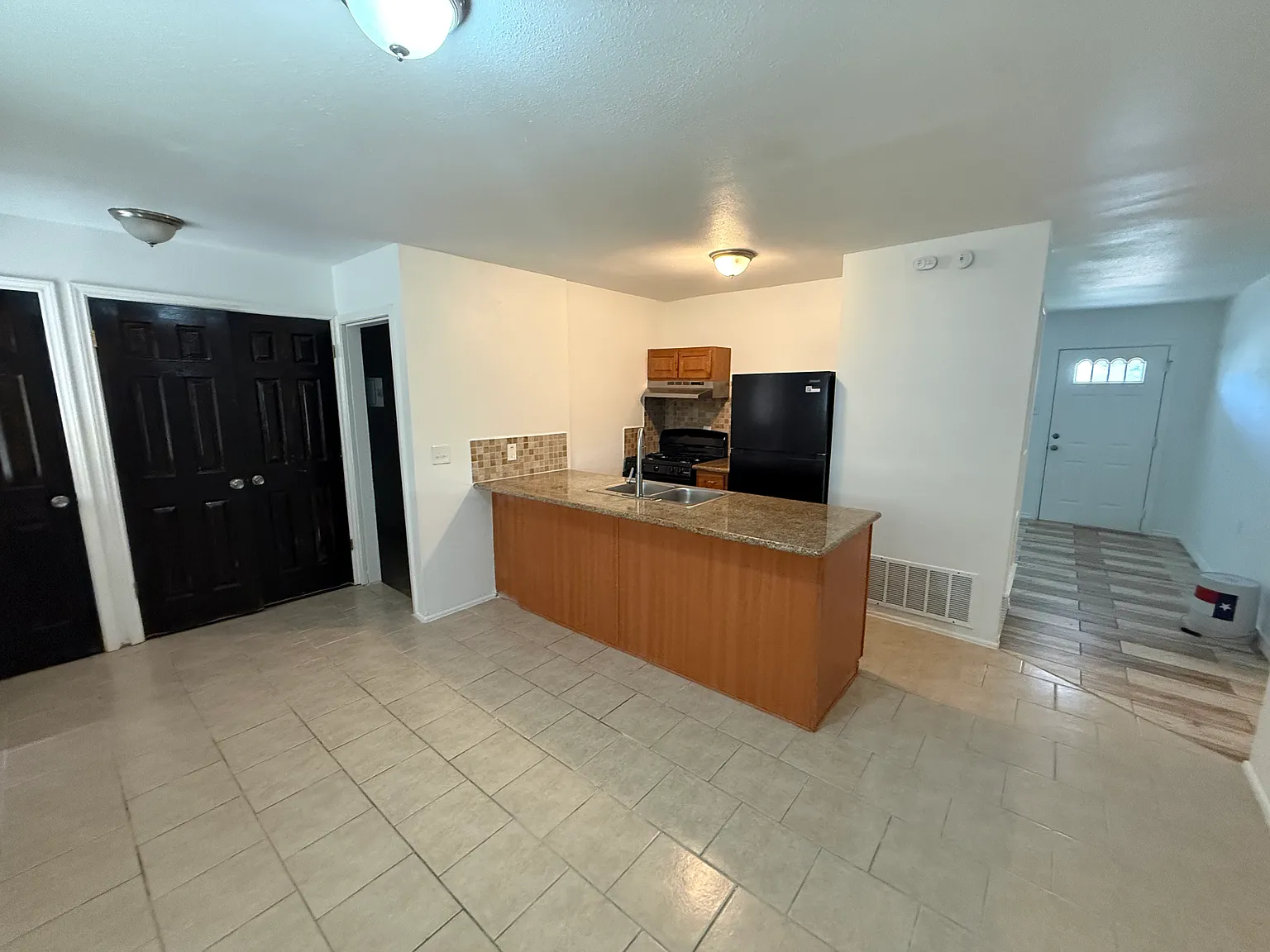 4 bed, 1.5 bath, 1288 sqft, $1,750 — Photo 1