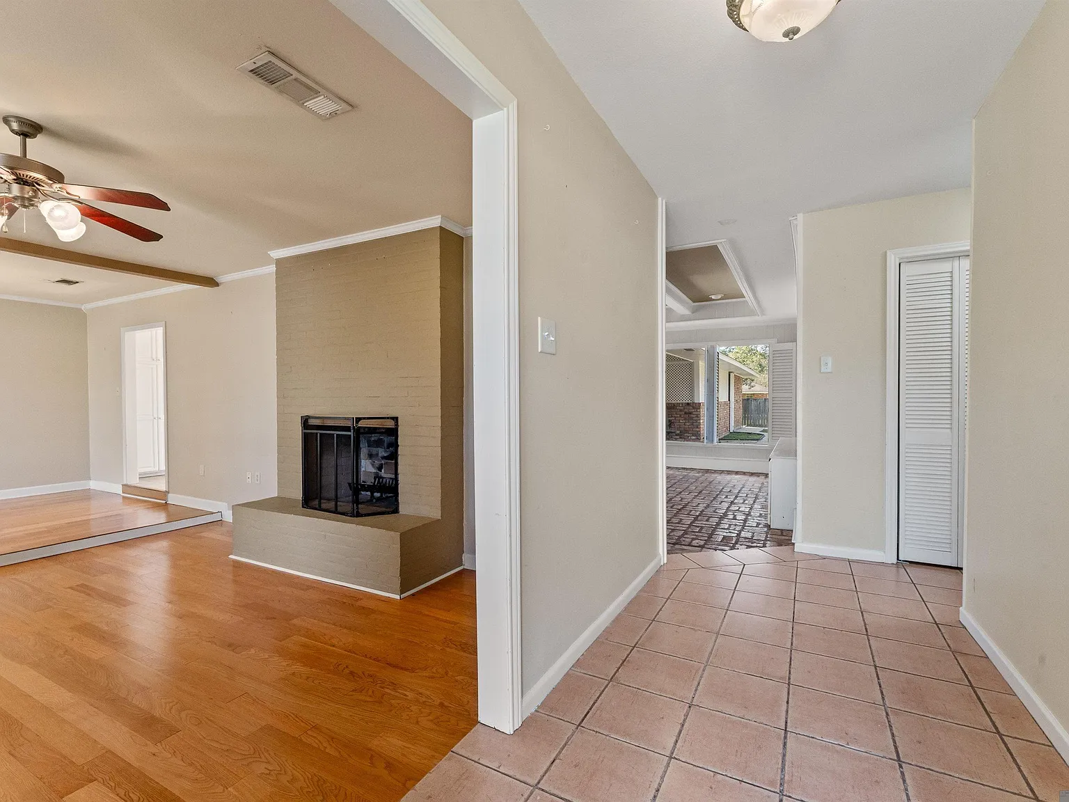 4 bed, 2140 sqft, $2,100 — Photo 3