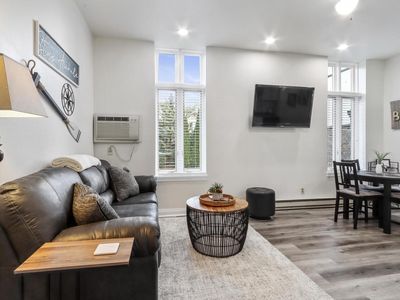 W3216 S Lakeshore DRIVE #105, Lake Geneva, WI, 53147