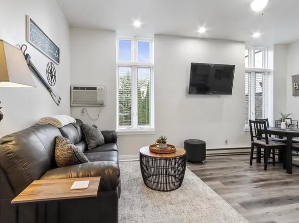 W3216 S Lakeshore DRIVE #105, Lake Geneva, WI 53147
