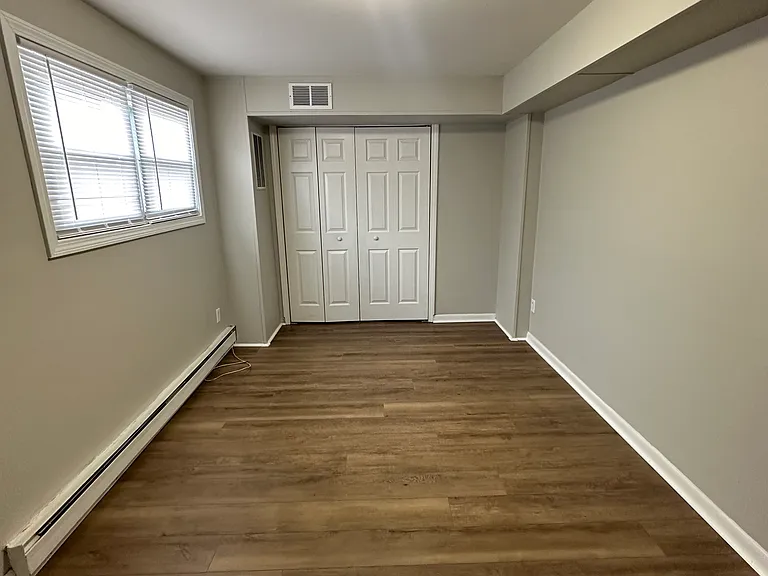 451 Main St #4 — Photo 3