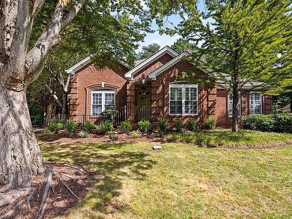 3rd image of 1610 Deercroft Ct