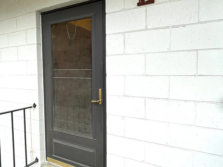 89 N Waverly Pl #E — Photo 3