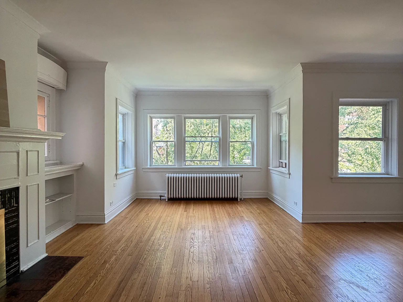 3 bed, 1500 sqft, $2,995 — Photo 2