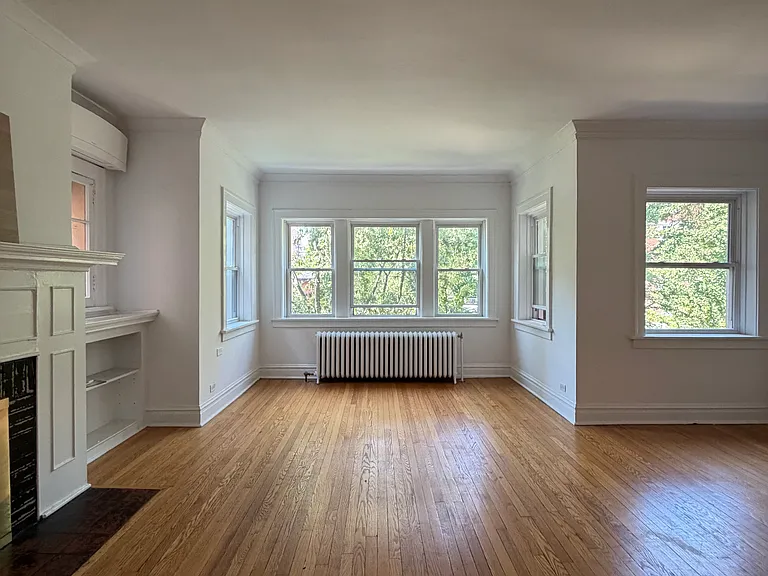 1110 Grove St #2W — Photo 2